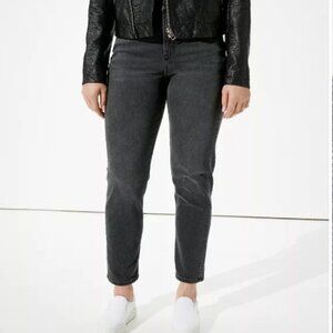 AE Curvy Mom Jean